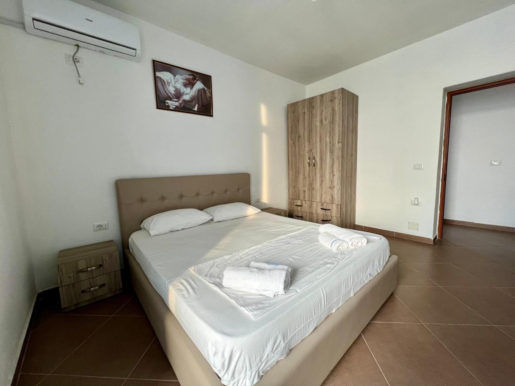 Redi'S Seaview Apartments Sarandë Eksteriør billede