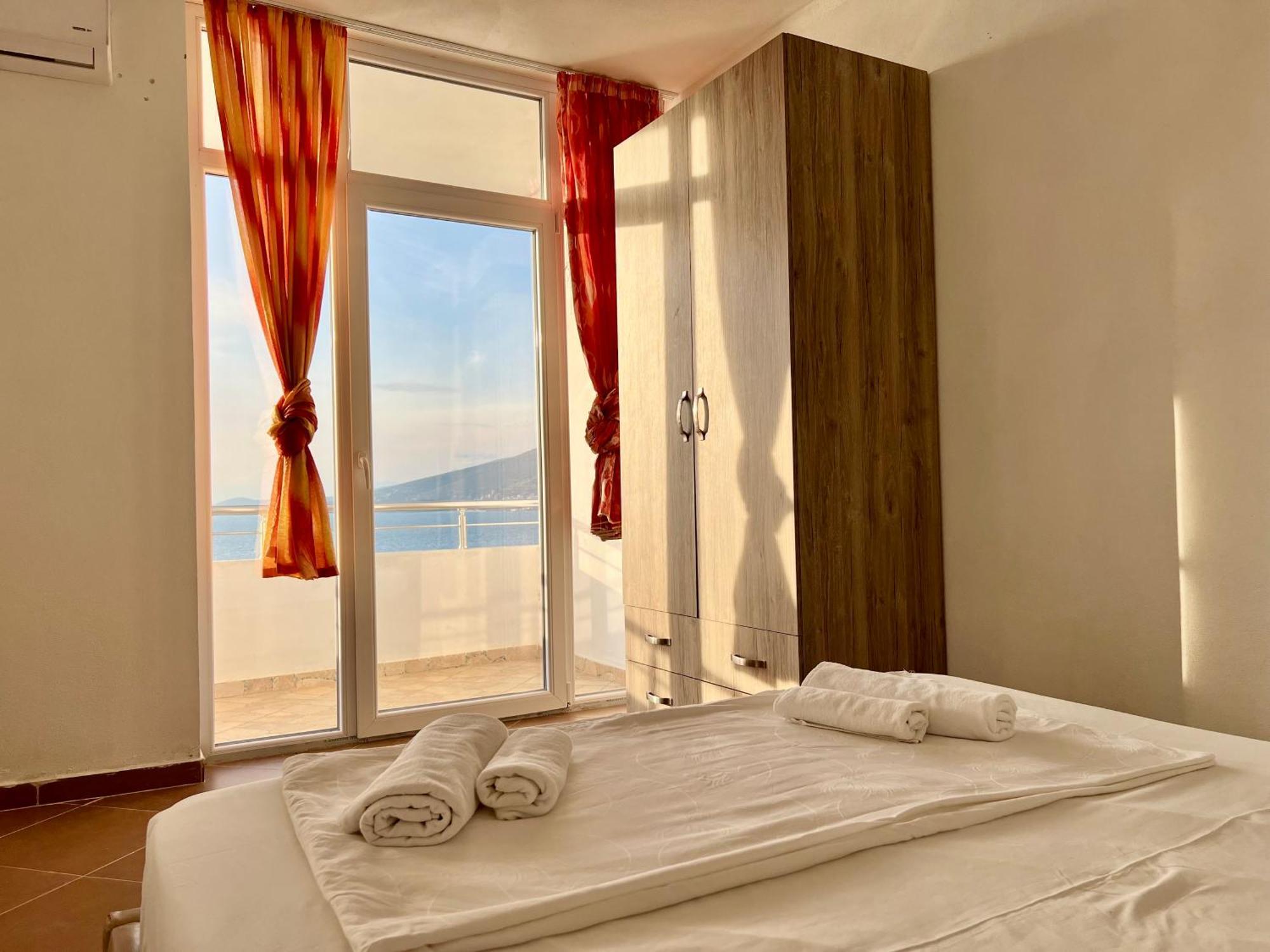 Redi'S Seaview Apartments Sarandë Eksteriør billede