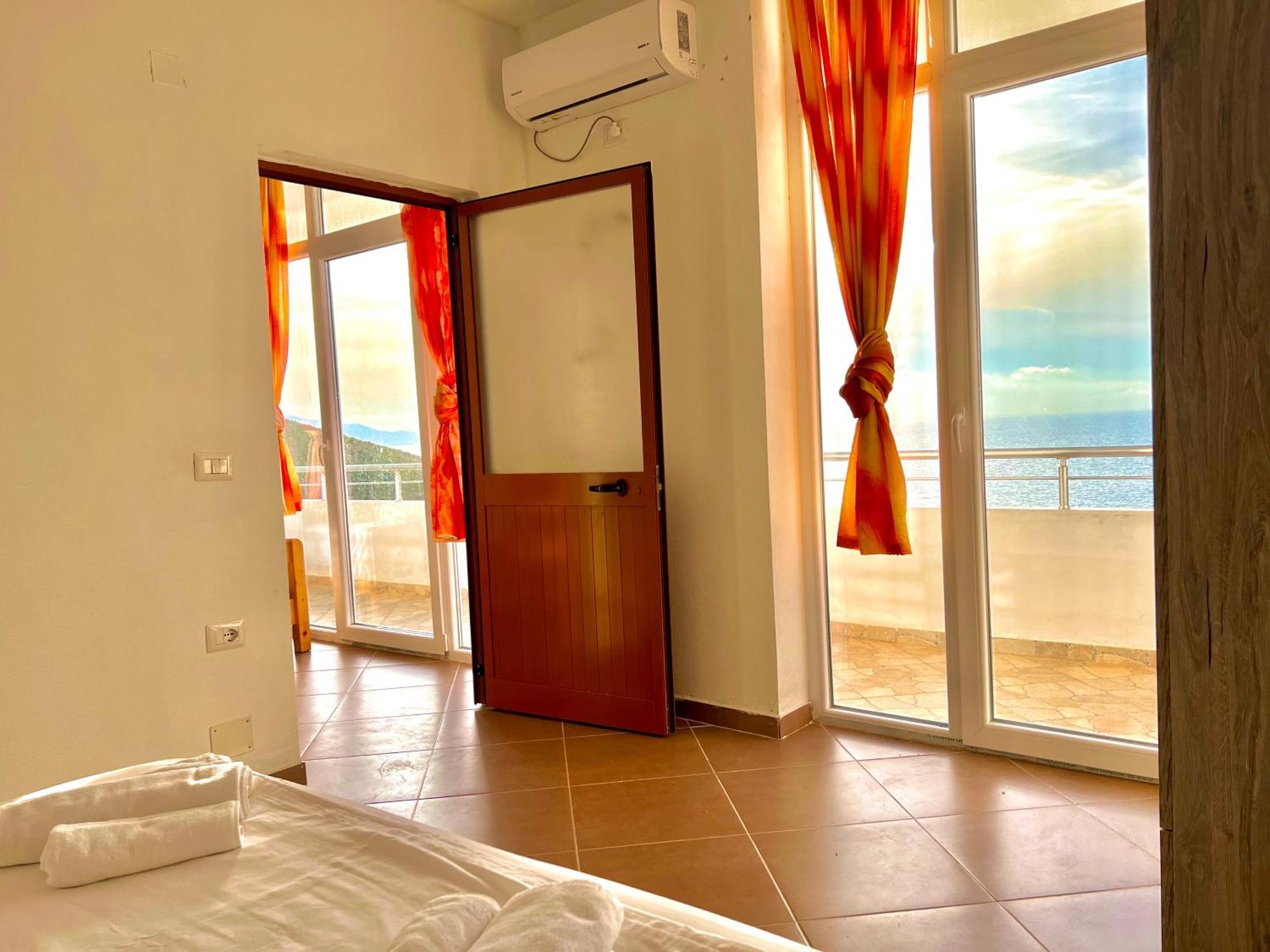 Redi'S Seaview Apartments Sarandë Eksteriør billede