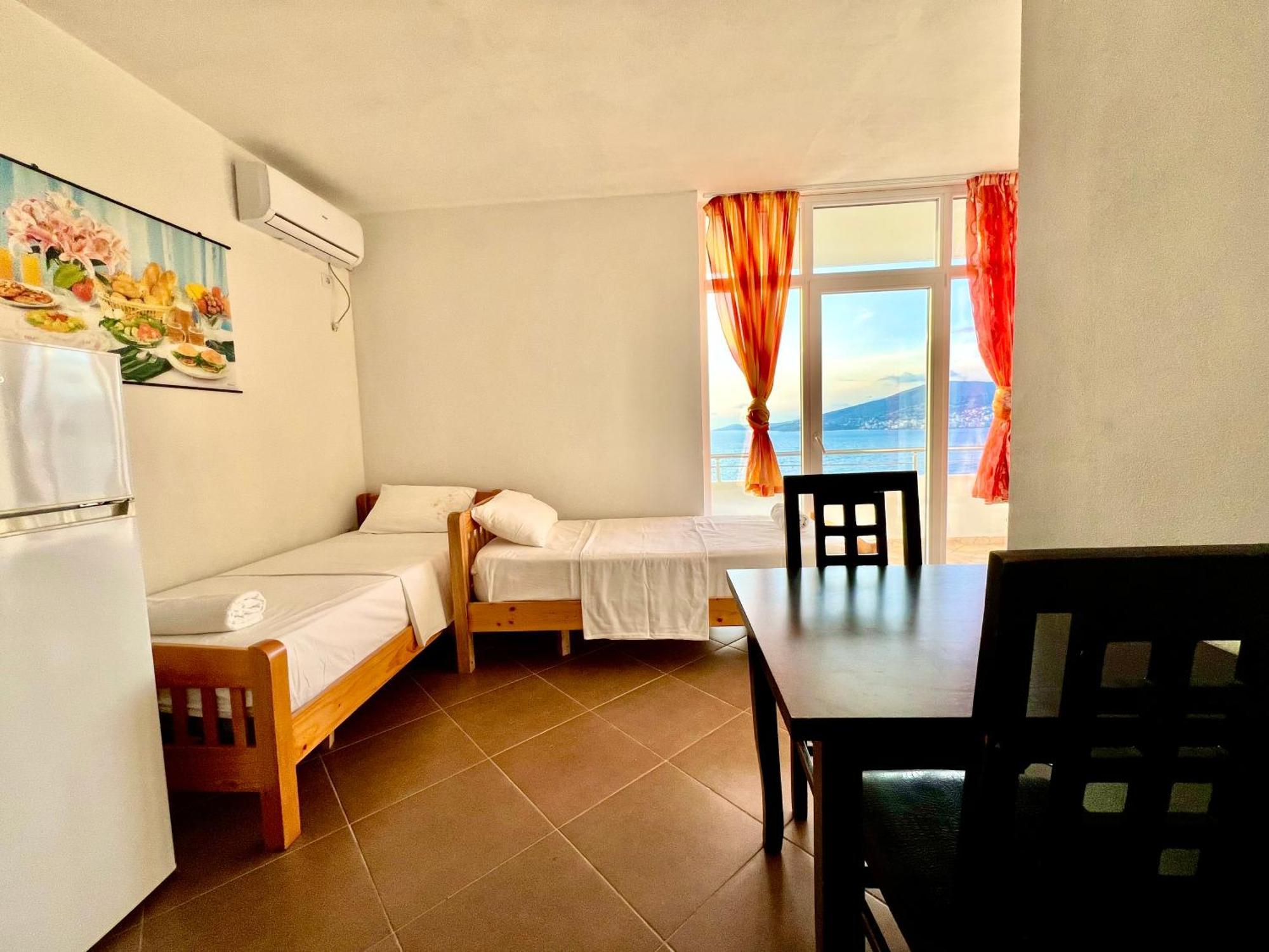 Redi'S Seaview Apartments Sarandë Eksteriør billede