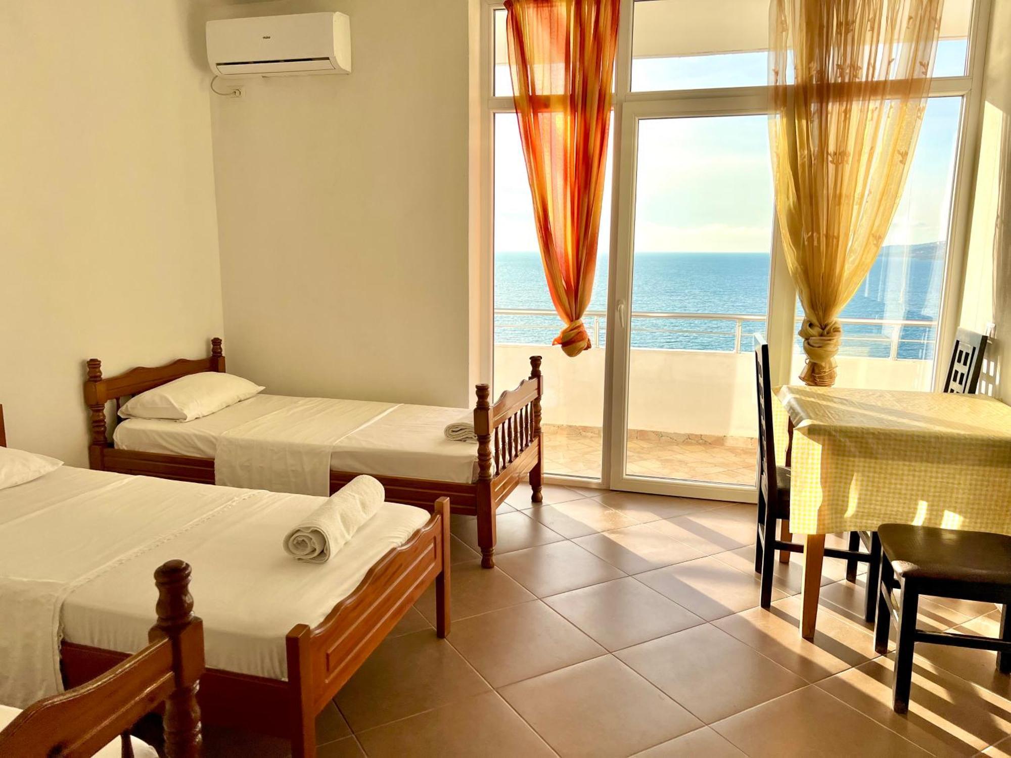 Redi'S Seaview Apartments Sarandë Eksteriør billede