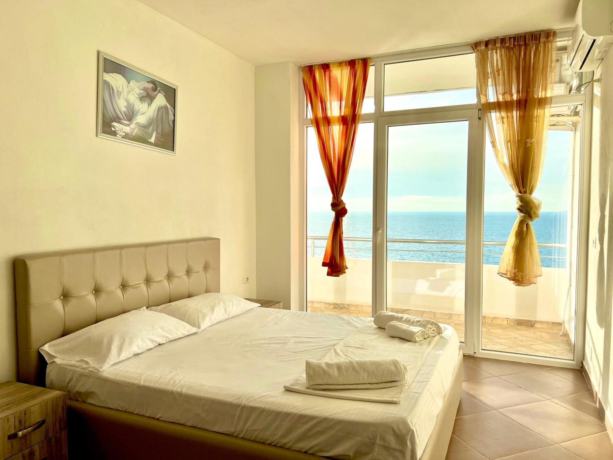 Redi'S Seaview Apartments Sarandë Eksteriør billede