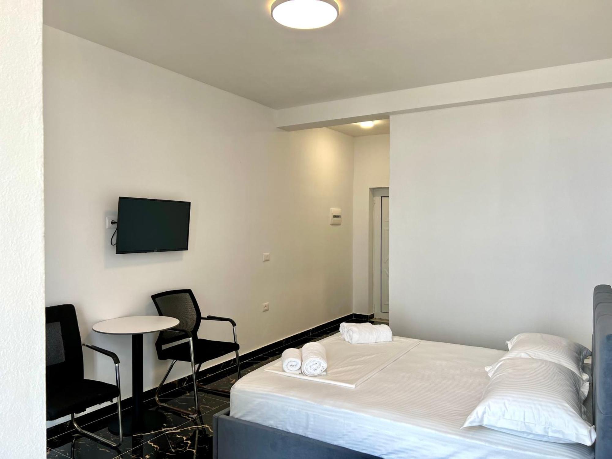 Redi'S Seaview Apartments Sarandë Eksteriør billede