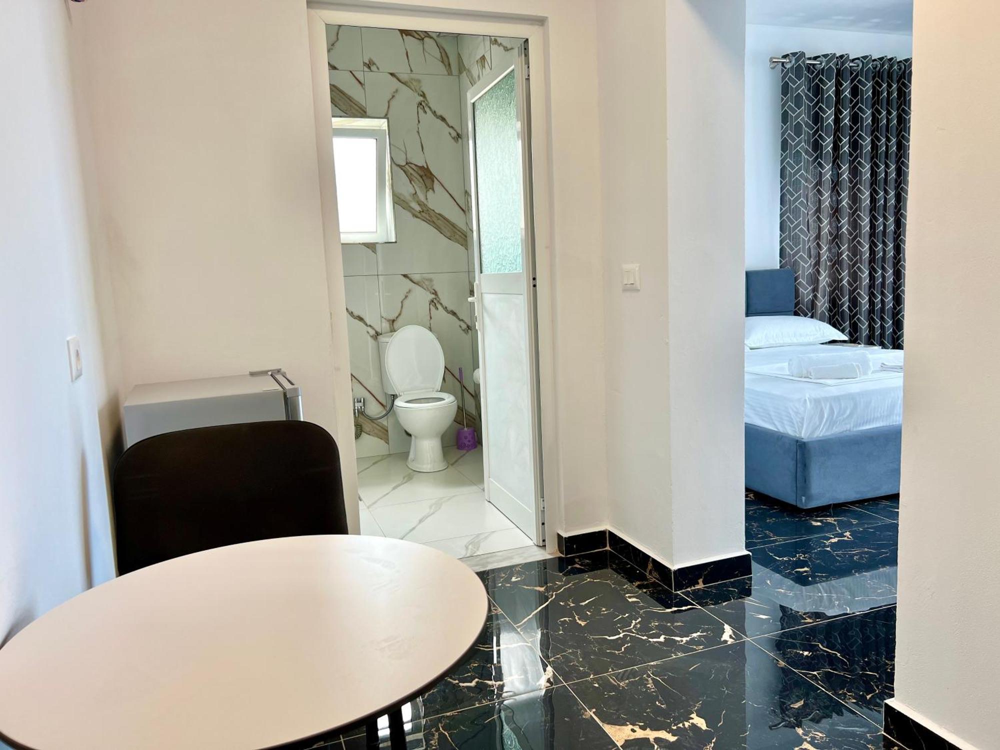 Redi'S Seaview Apartments Sarandë Eksteriør billede