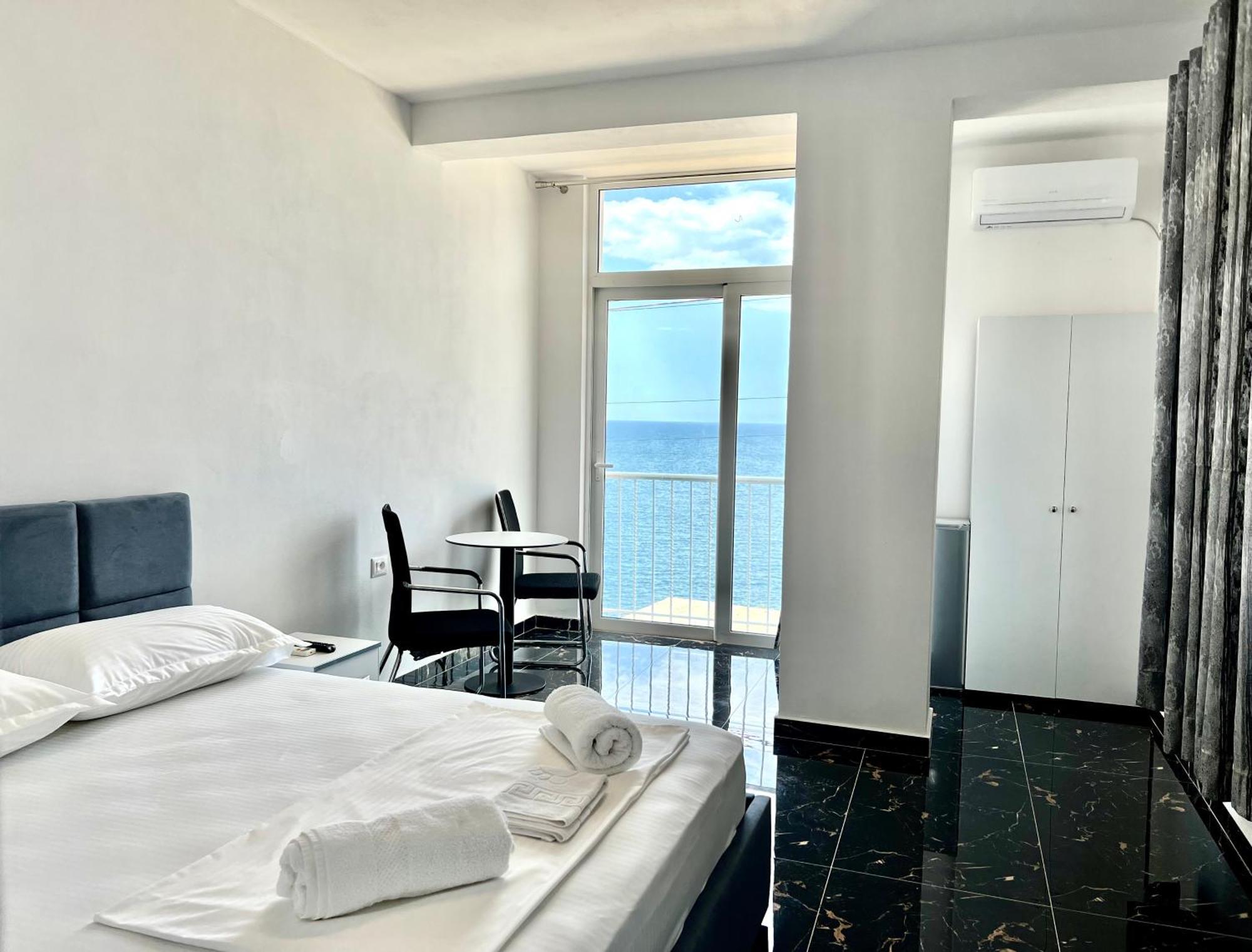 Redi'S Seaview Apartments Sarandë Eksteriør billede
