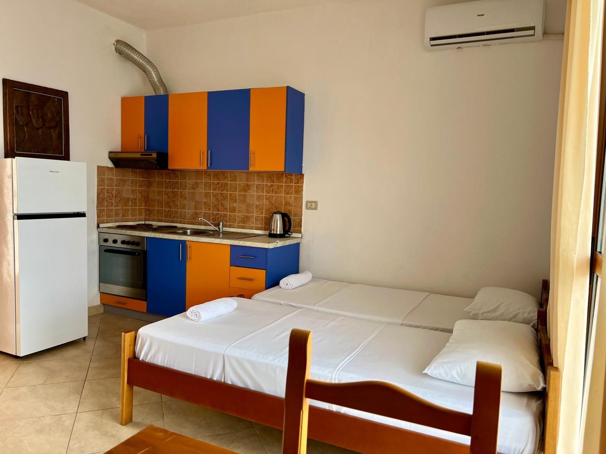 Redi'S Seaview Apartments Sarandë Eksteriør billede
