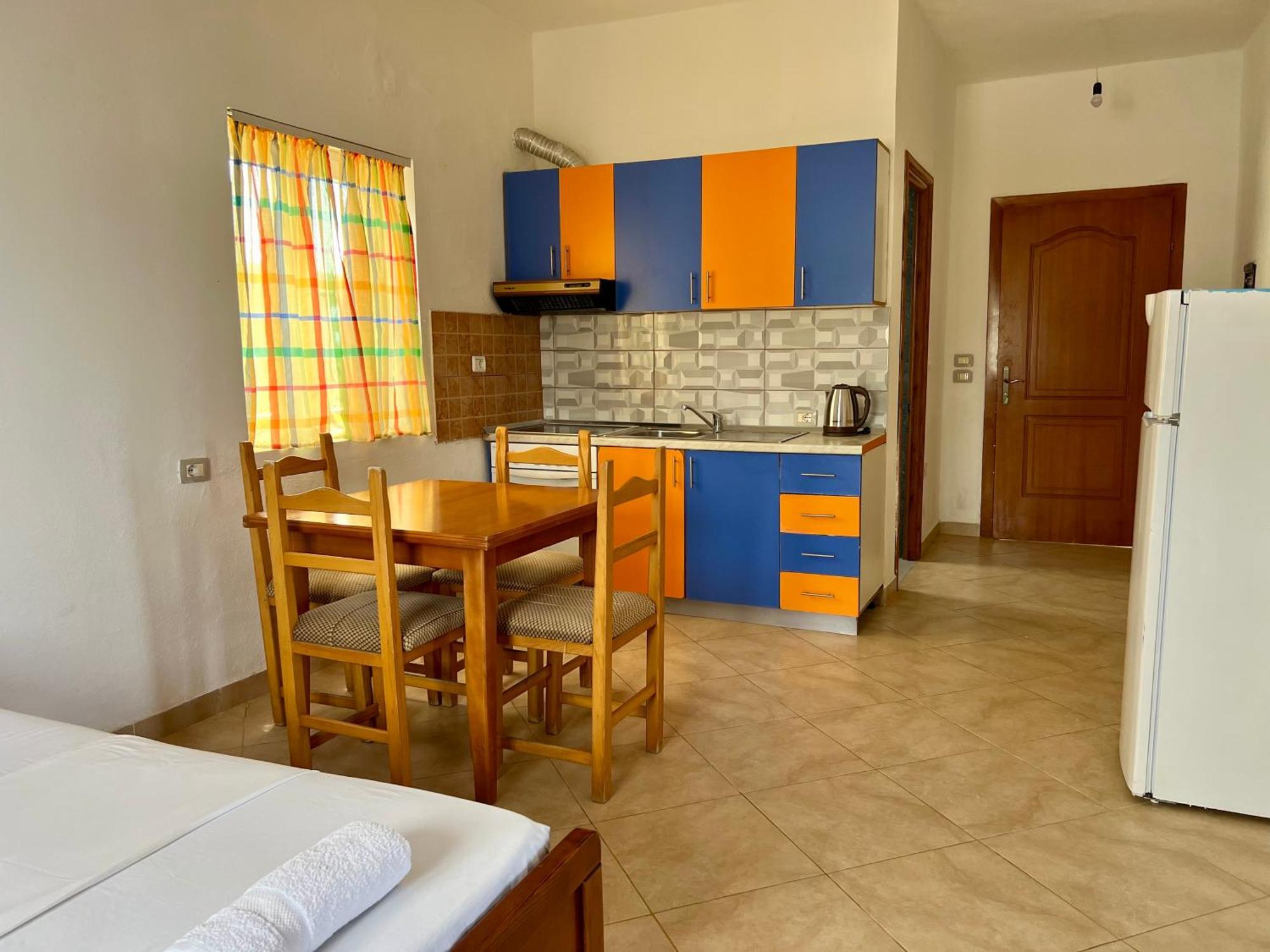 Redi'S Seaview Apartments Sarandë Eksteriør billede