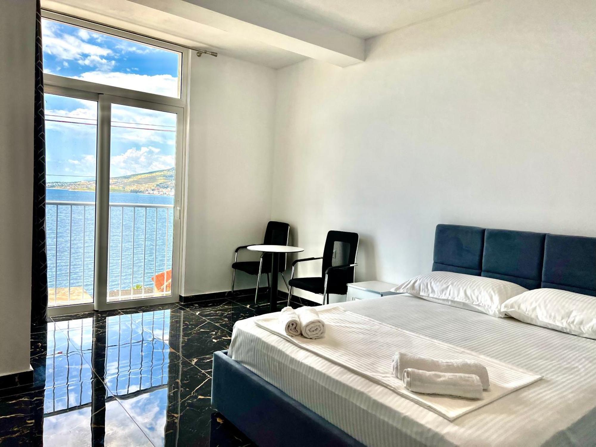 Redi'S Seaview Apartments Sarandë Eksteriør billede