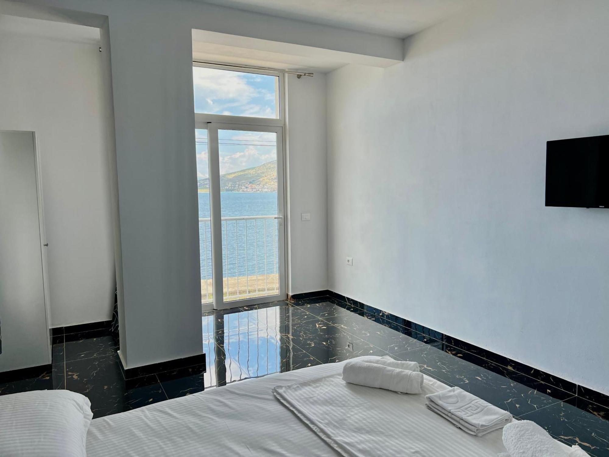 Redi'S Seaview Apartments Sarandë Eksteriør billede