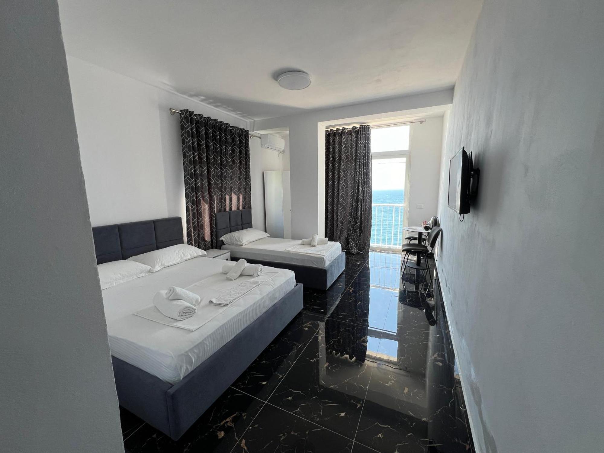 Redi'S Seaview Apartments Sarandë Eksteriør billede